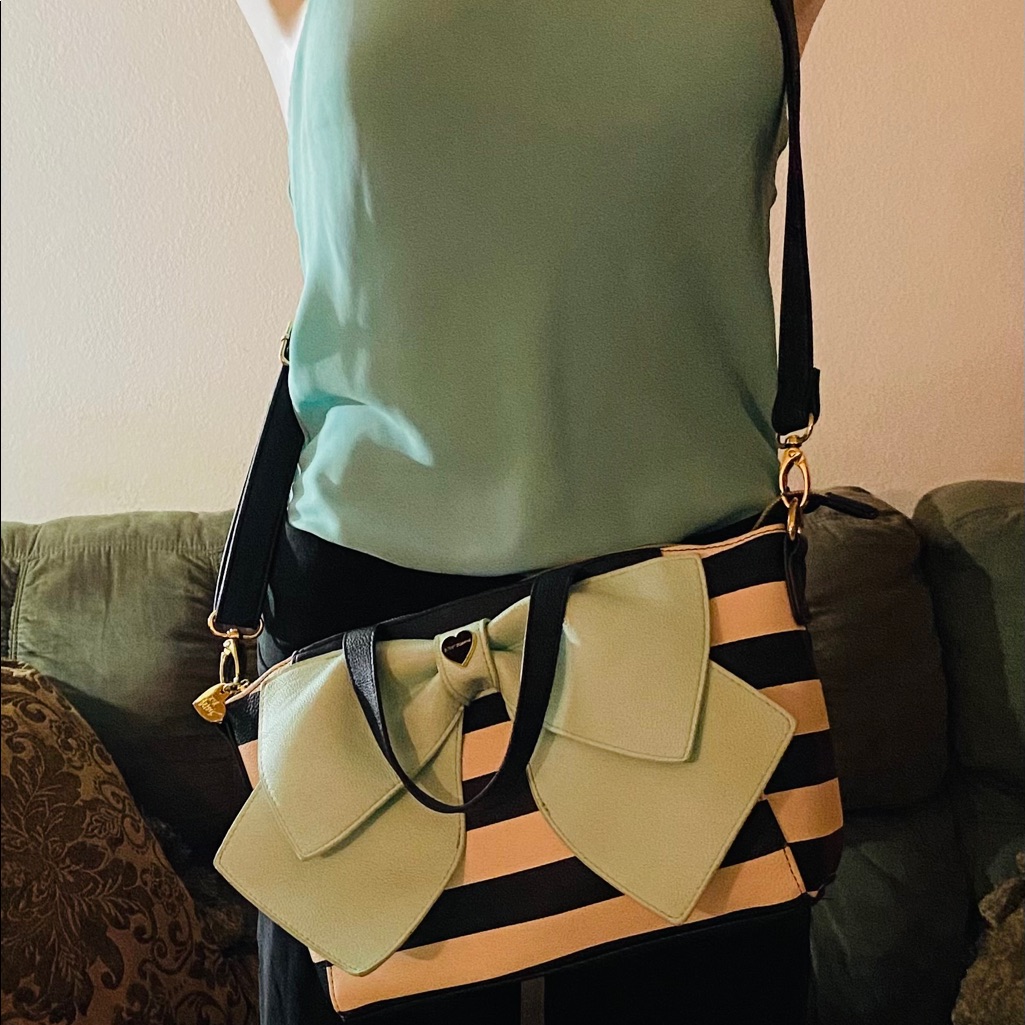 Blouse $20.00